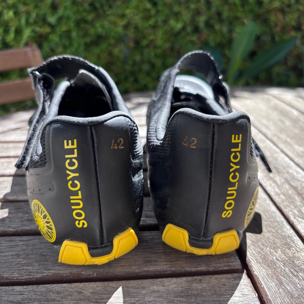 Soul Cycle Pearl Izumi cycling shoes